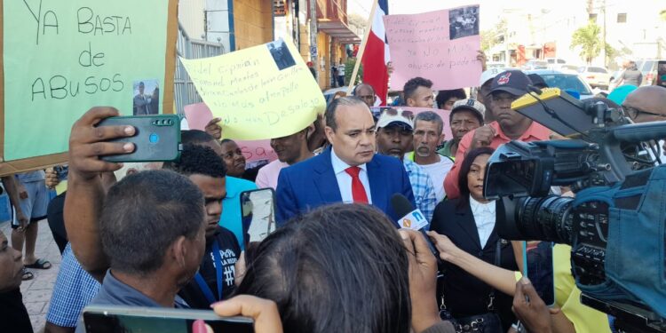 Colegio de Abogados condena desalojos ilegal en SDE