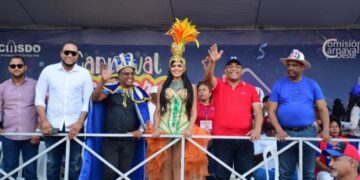 Alcalde José Andújar resalta el orden y organización del carnaval de SDO