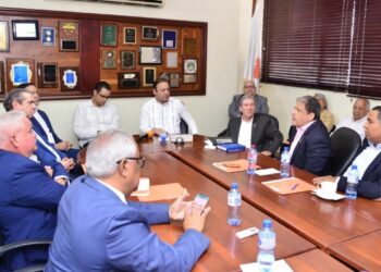 Abel Martínez sostiene encuentro con Anadegas