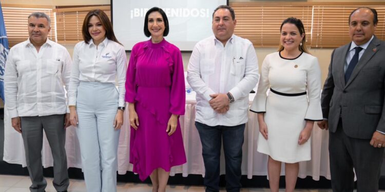 Primera dama entrega al SNS ocho salas para la Detección Temprana del Déficit Auditivo