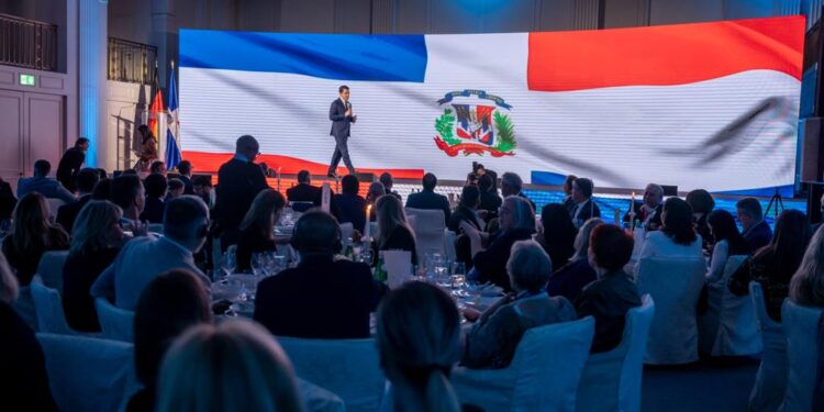 David Collado promociona por todo lo alto a RD en Berlín, Alemania