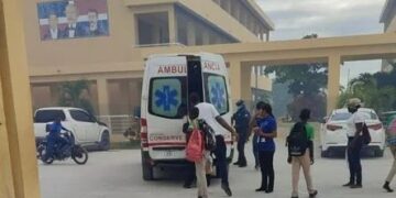 Movilizan estudiantes a un centro de salud por afecciones respiratorias tras conato de incendio