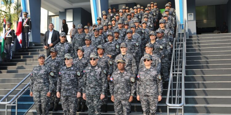 Policía Nacional celebra el Día Internacional de la Mujer honrando a su personal femenino