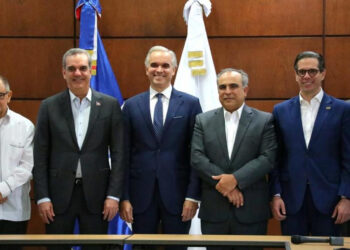 Gobierno anuncia aumento salarial de 19 % al sector privado no sectorizado