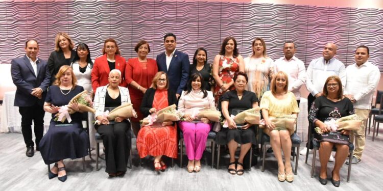 Alcalde Kelvin Cruz reconoce siete damas en Día Internacional de la Mujer