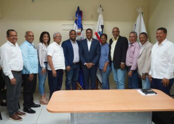 Liga Municipal transfiere más de RD$ 92 millones a gobiernos locales  para obras municipales