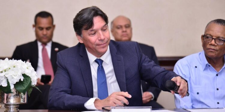 Migración y JAC pasan balance a mejoras implementadas en e-Tiket