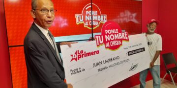 La Primera entrega 30 millones de pesos a pintor ganador del Loto 5 Más