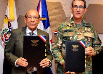 Defensa e IDOPPRIL firman convenio de Protección contra accidentes a miembros de las FF.AA.