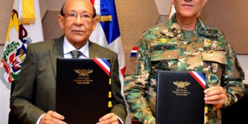 Defensa e IDOPPRIL firman convenio de Protección contra accidentes a miembros de las FF.AA.