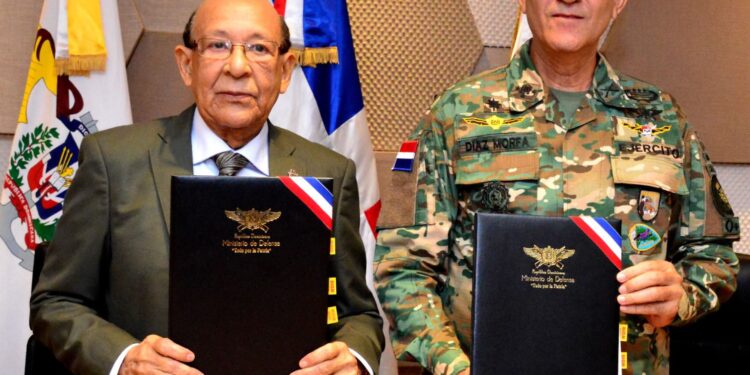 Defensa e IDOPPRIL firman convenio de Protección contra accidentes a miembros de las FF.AA.