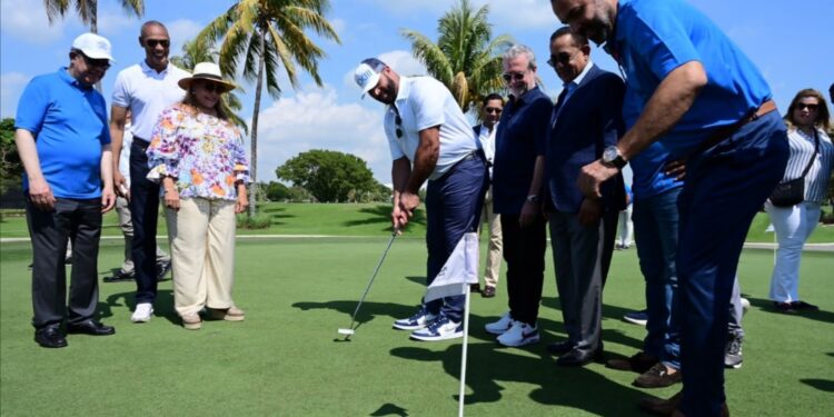 Leonel encabeza Torneo Golf Funglode; está dedicado al exastro de béisbol, Albert Pujols