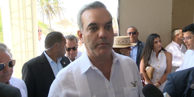 Presidente Abinader reitera protegerá producción nacional de arroz