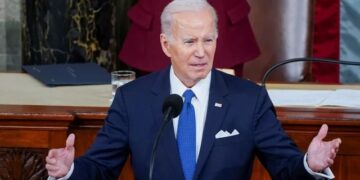 Biden anuncia medidas para restringir venta de armas en EEUU