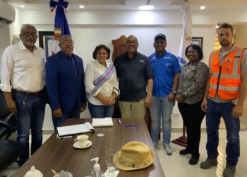 Alcalde José Andújar da seguimiento a los trabajos de saneamiento cañada de Guajimia