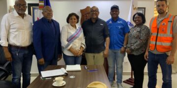 Alcalde José Andújar da seguimiento a los trabajos de saneamiento cañada de Guajimia