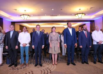 Vicepresidenta Peña encabeza conferencia "Empoderar a los consumidores de los beneficios del consumo de la energía limpia" 