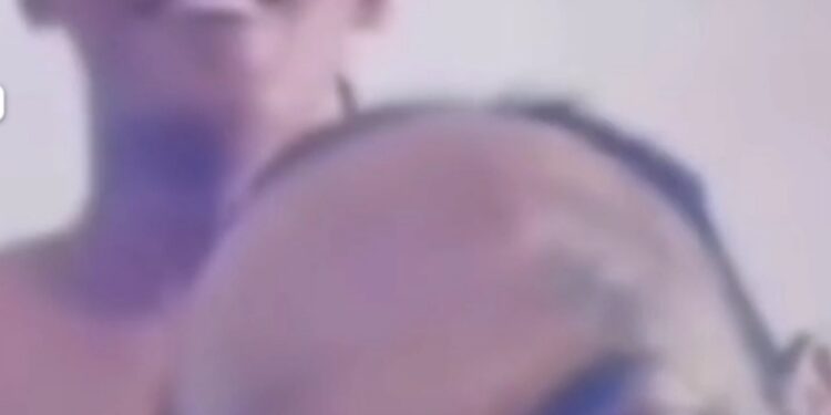 Supuestos delincuentes realizan tumbe se dividen ganancias