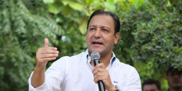 Abel Martínez pide al Gobierno bajar precios de los combustibles