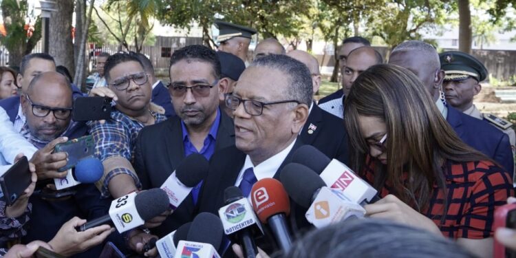 Migración desmiente haya reiniciado proceso de regularización de venezolanos ilegales en RD