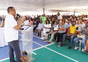 Inician trabajos de titulación en Brisas del Edén y Nuevo Amanecer de SDE 