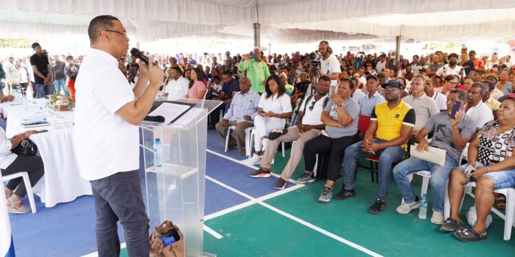 Inician trabajos de titulación en Brisas del Edén y Nuevo Amanecer de SDE