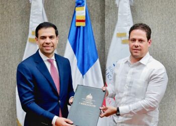 Propeep y Ministerio de la Vivienda firman convenio para mejorar viviendas en condiciones vulnerables