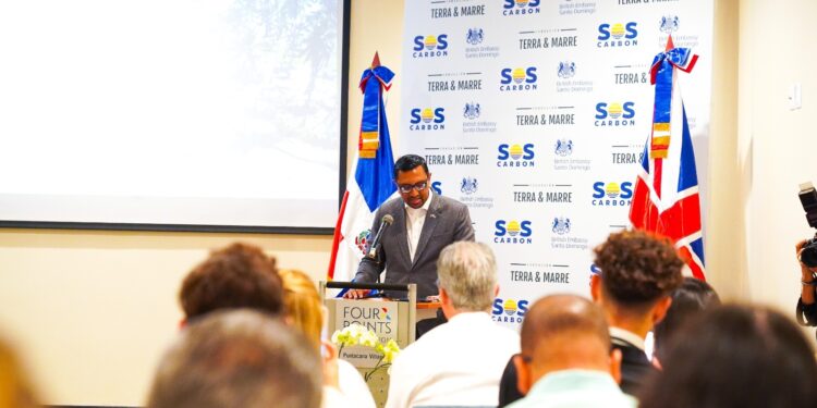 Realizan cumbre para unir esfuerzos contra sargazo y cambio climático