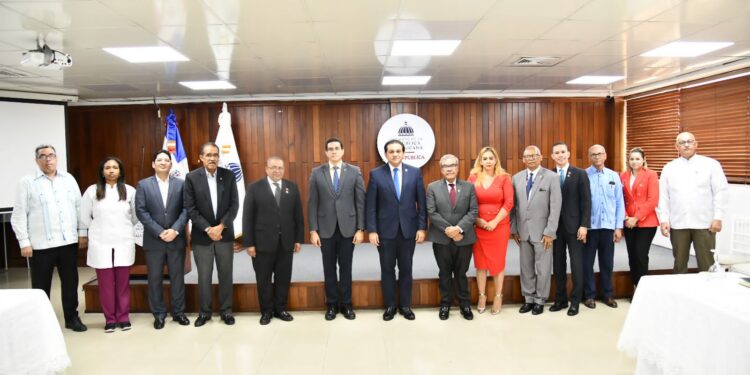 Pautan esquema de trabajo para ampliación plan de medicamentos y servicios cubiertos por las ARS