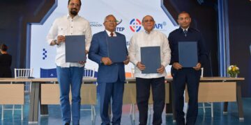 ONAPI firma un acuerdo para buscar procesos de innovación a la manufactura dominicana