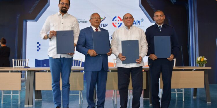 ONAPI firma un acuerdo para buscar procesos de innovación a la manufactura dominicana