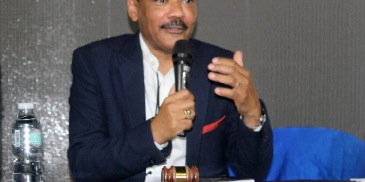 Líder cristiano, Reynaldo Franco Aquino encabeza convención de Obispos