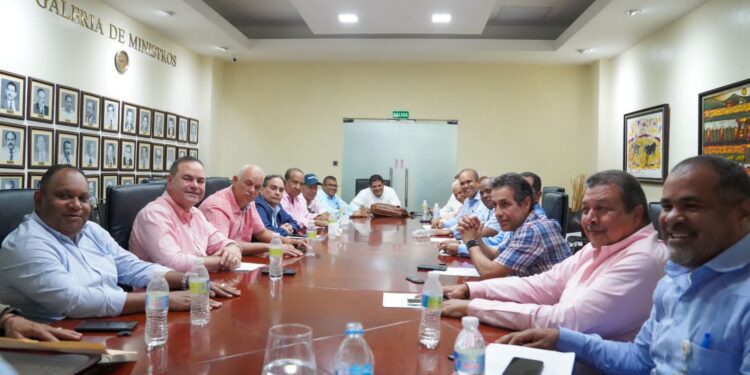 Comisión Arrocera y gobierno dominicano acuerdan banda de precio del arroz sin afectar consumidor