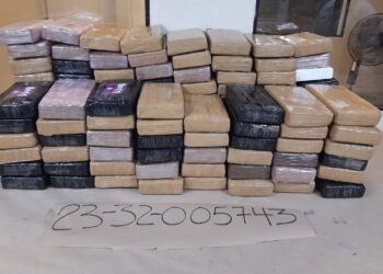 Incautan en el AILA 119 paquetes de cocaína; profundizan investigación