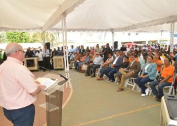 Oakhouse presenta proyecto planta residuos sólidos en Pedro Brand