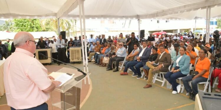 Oakhouse presenta proyecto planta residuos sólidos en Pedro Brand