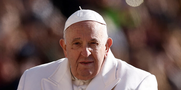 El papa Francisco fue hospitalizado para realizar un control médico programado
