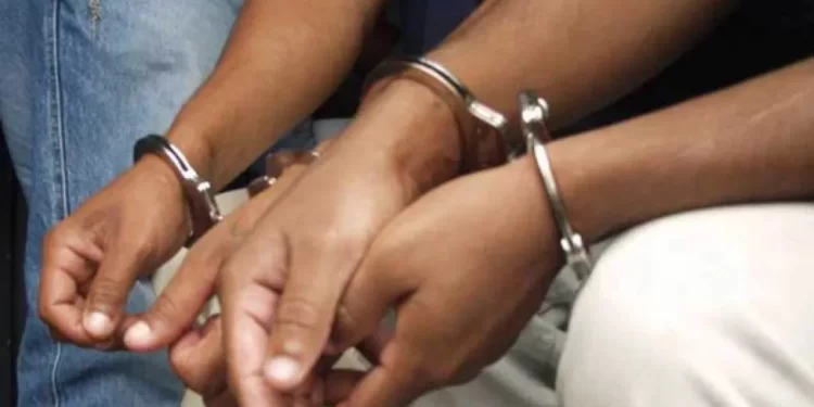 PN y Ministerio Público arrestan a dos hombres implicados en la muerte de otro en La Descubierta