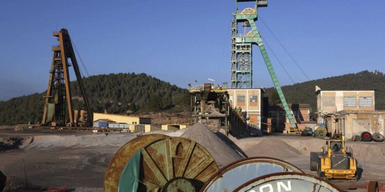 Mueren 3 mineros en España tras quedar atrapados bajo tierra