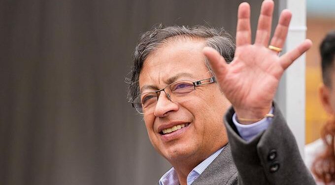 Presidente colombiano, Gustavo Petro llega a RD para Cumbre Iberoamericana
