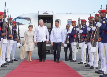 Llegan dos presidentes y el gobernador de Puerto Rico para participar en la XXVIII Cumbre Iberoamericana