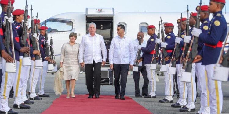 Llegan dos presidentes y el gobernador de Puerto Rico para participar en la XXVIII Cumbre Iberoamericana