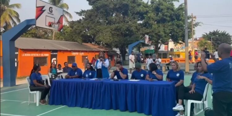 Movimientos Dominicanos Activos RD juramenta a cientos de simpatizantes en GSD