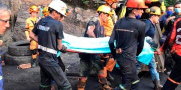 Hallan muertos a 10 mineros por explosión en Colombia y víctimas suben a 21