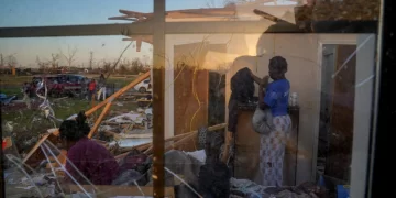 Biden declara la emergencia en Mississippi tras tornado que deja al menos 26 muertos