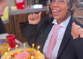 Tokischa celebra con fanáticos llegada a Chile y su cumpleaños