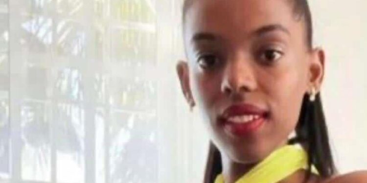 Educación suspende maestra que subió foto de alumnas en su Only Fans