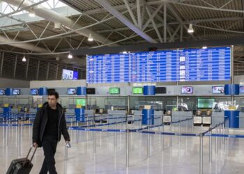 Huelga general de 24 horas en Grecia por el accidente de tren que causó 57 muertos