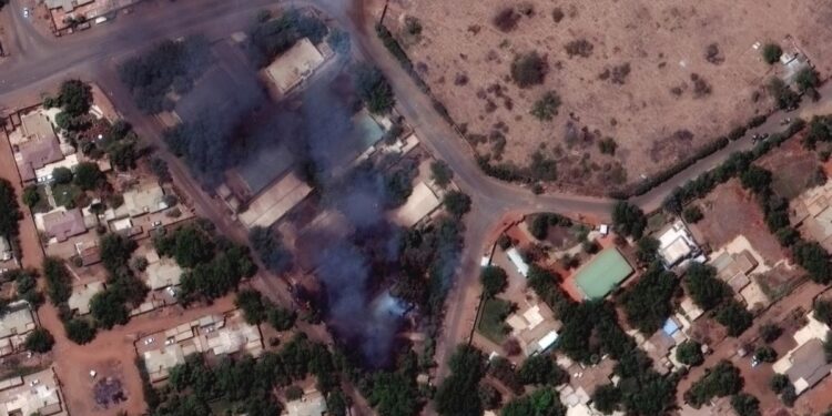 Los sudaneses huyen de sus hogares al fracasar la tregua y se intensifican los combates