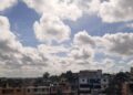 Cielo soleado, temperaturas calurosas y aguaceros esta tarde, según Onamet